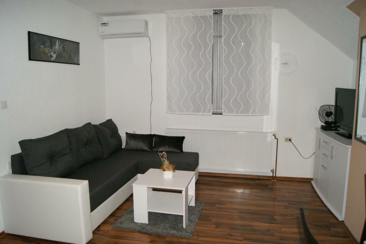 Ferienwohnung Apartman Vidovic Korenica Exterior foto
