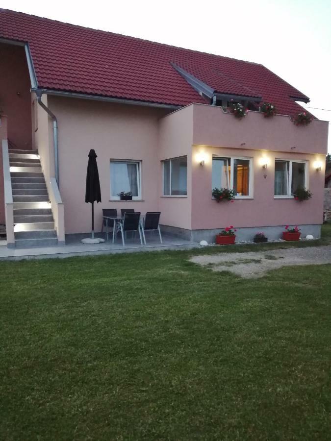 Ferienwohnung Apartman Vidovic Korenica Exterior foto